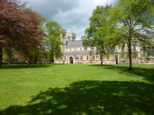 worksop priory, worksop, sherwood forest