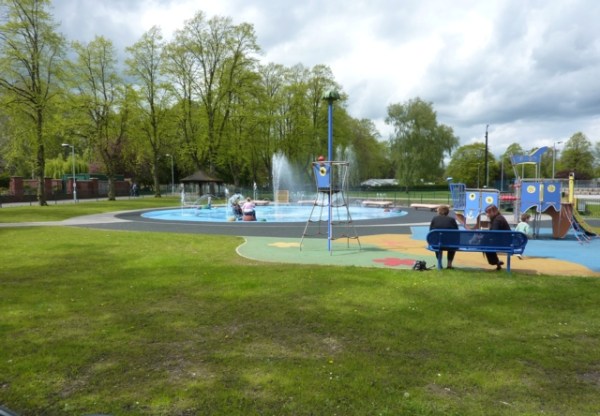 Memorial Gardens, Worksop, sherwood forest