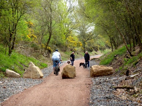 Safe route across the A614